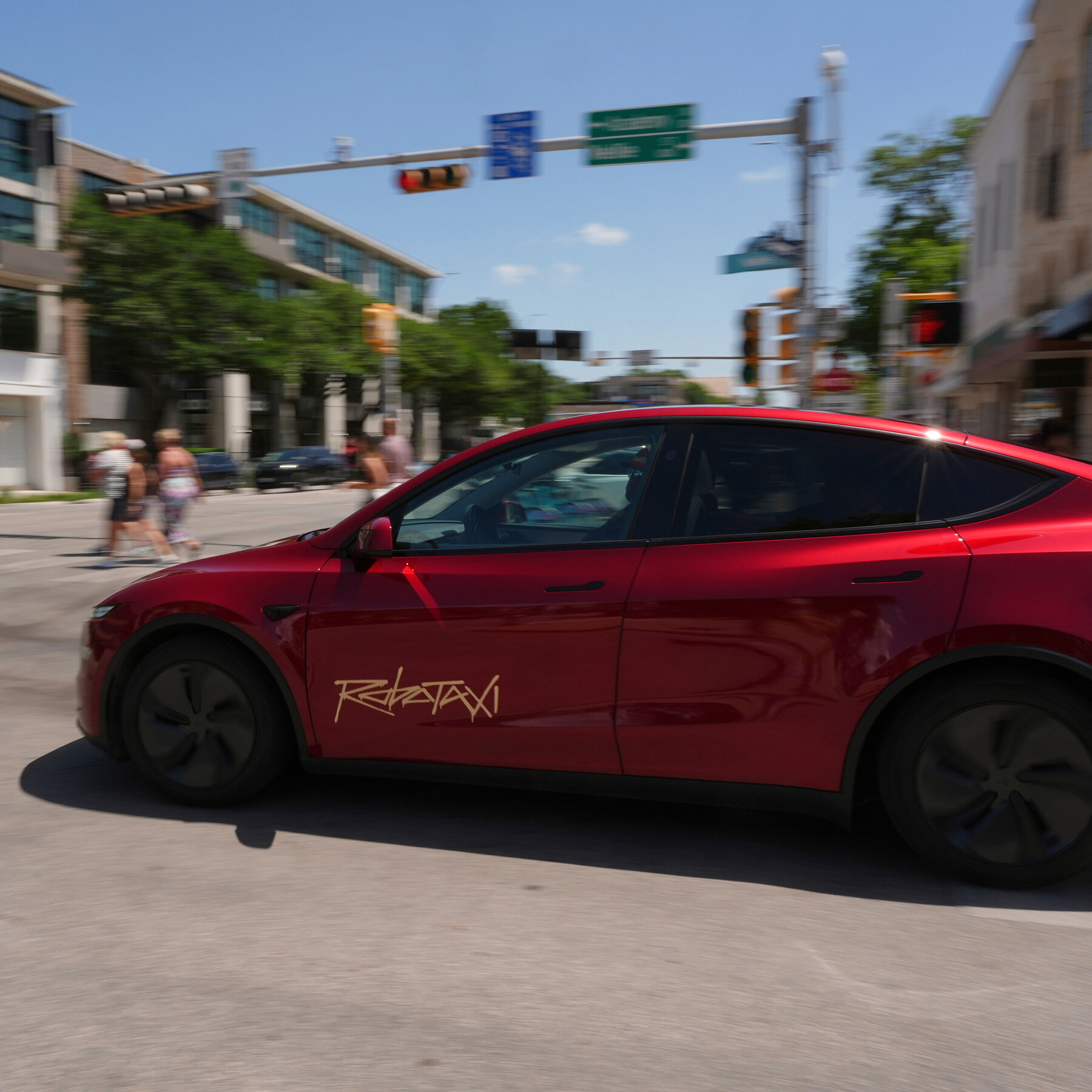 Tesla Begins Limited Robotaxi Service in Austin